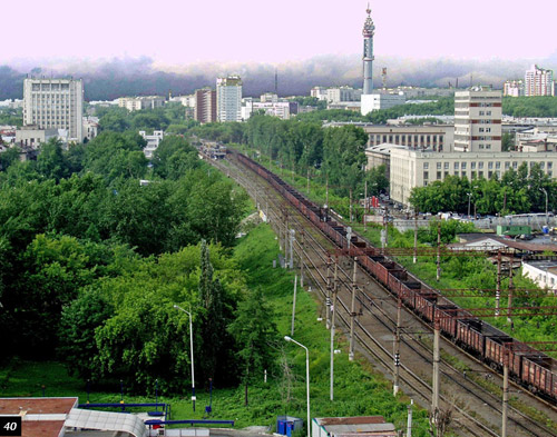 Екатеринбург. Транссибирская железнодорожная магистраль с крыши офисного центра «Восточный»