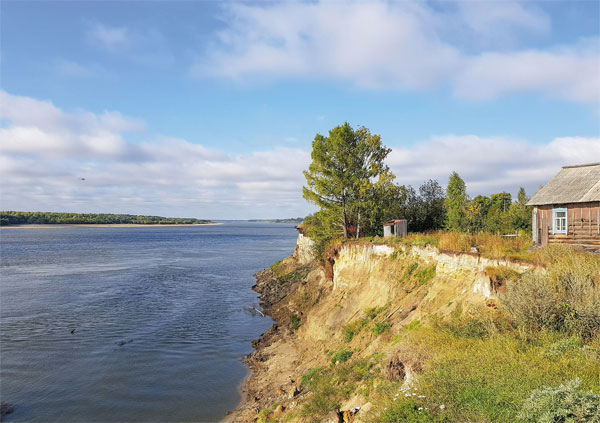 Река Обь. Крутой яр перед городом Колпашево